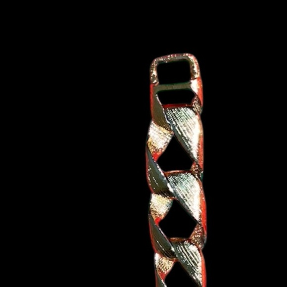 gold tone textured metal ribbon link bracelet. - Picture 3 of 7